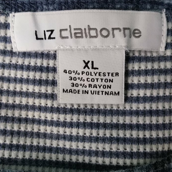 🛍️3/$25 Liz Claiborne Casual Top - Picture 4 of 4